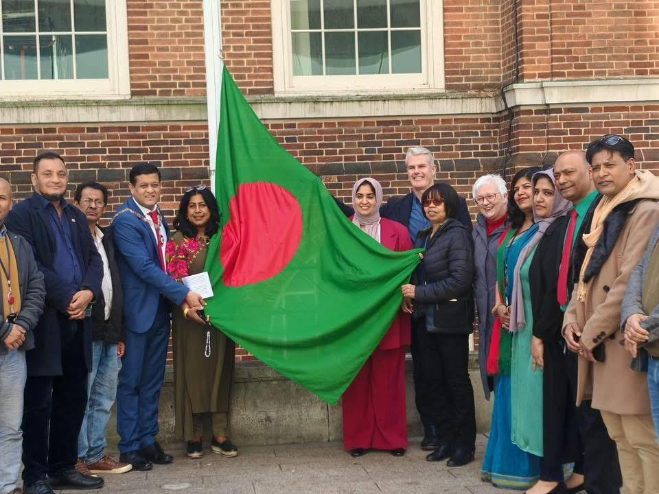 লন্ডনে বাংলাদেশের স্বাধীনতা দিবস উদযাপিত: পতাকা উত্তোলন ও আলোচনা সভা